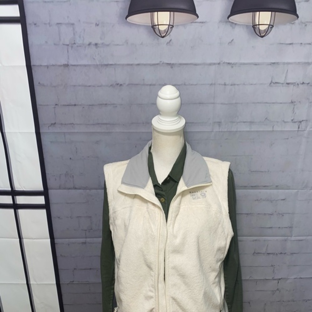 Mountain Hardware fleece vest